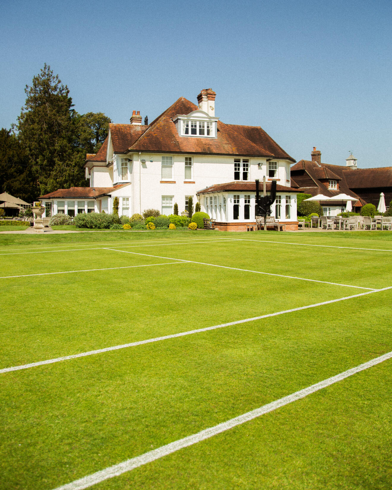 An image of the tennis court