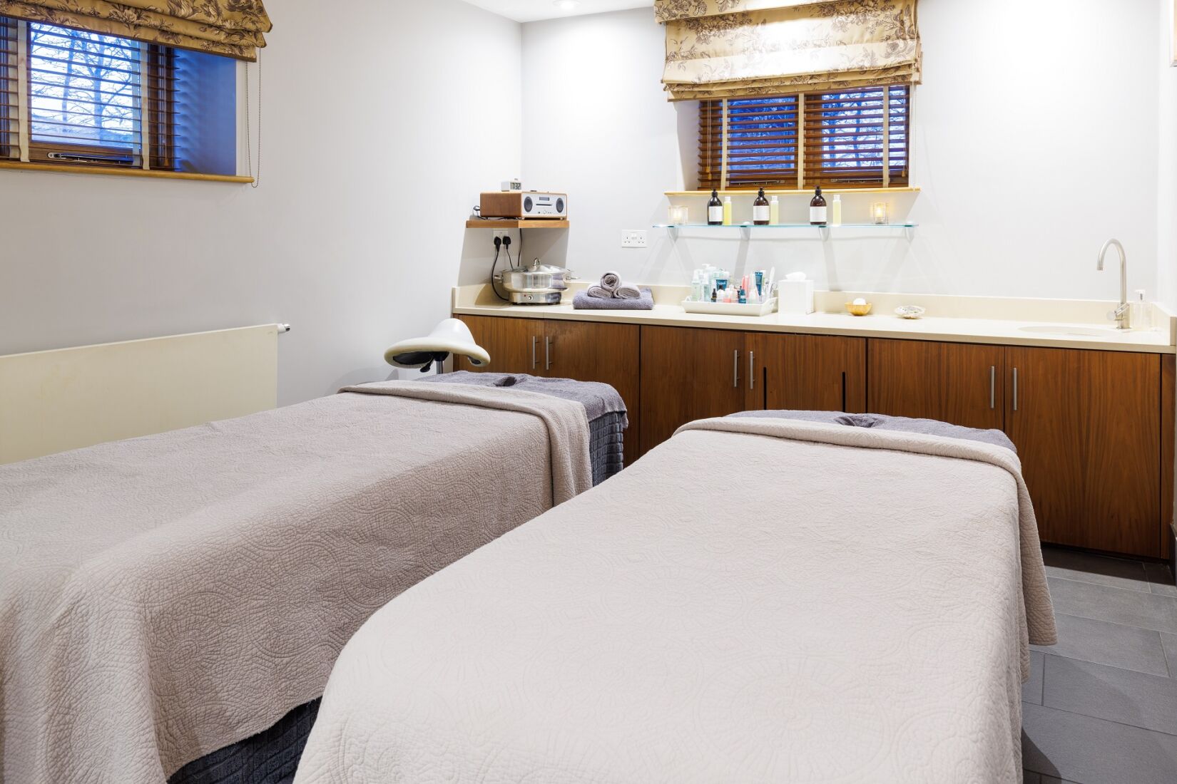Spa - treatment room dual bed
