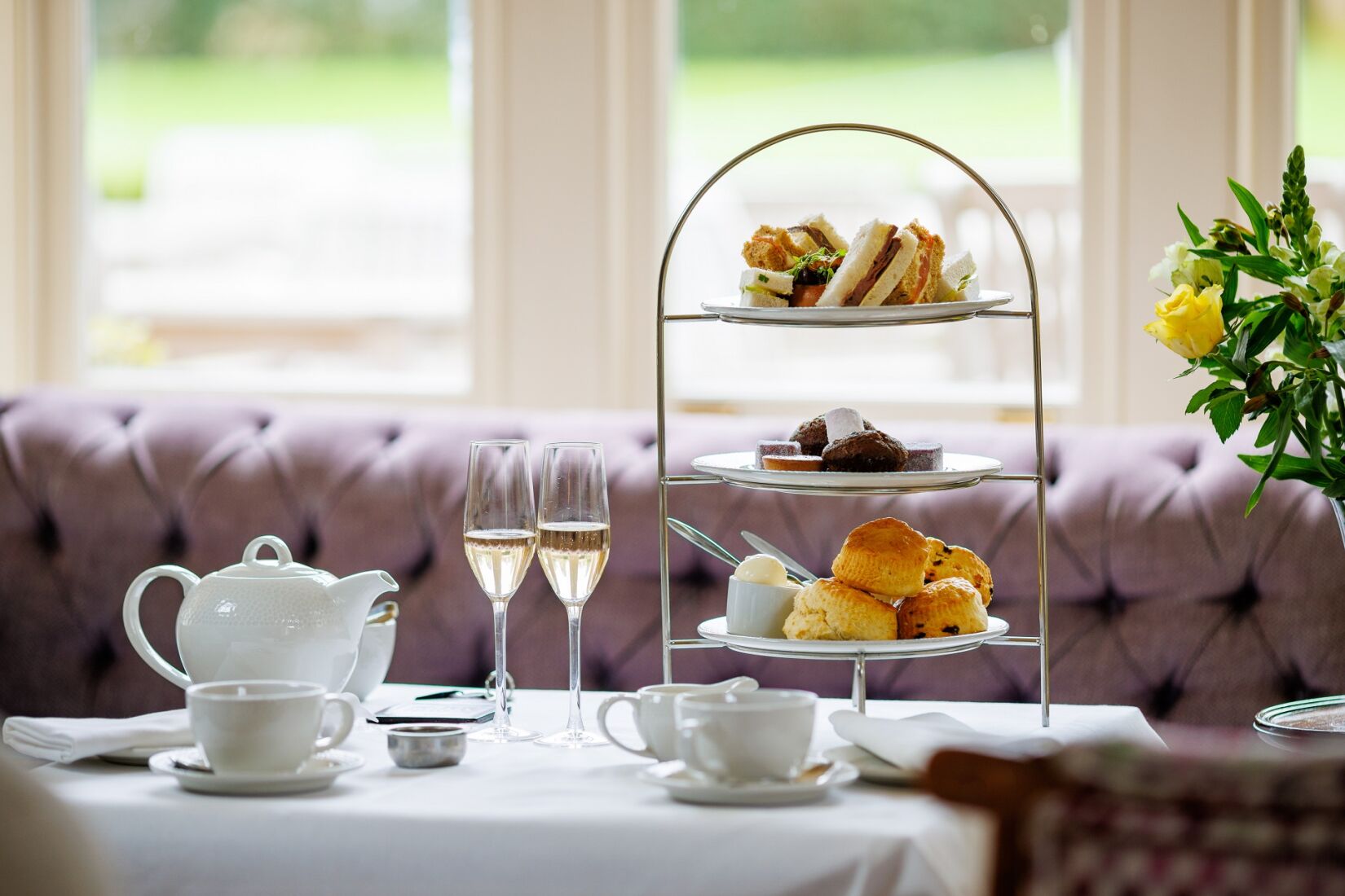 Afternoon tea with shampaign