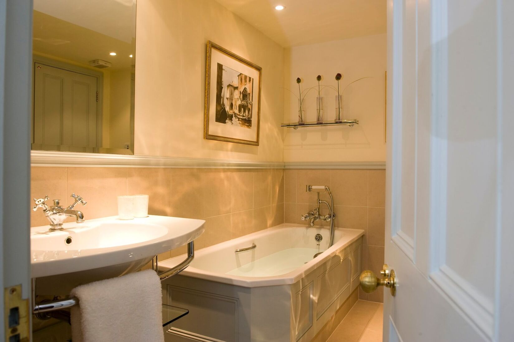 Polo Cottage Groundfloor Bathroom
